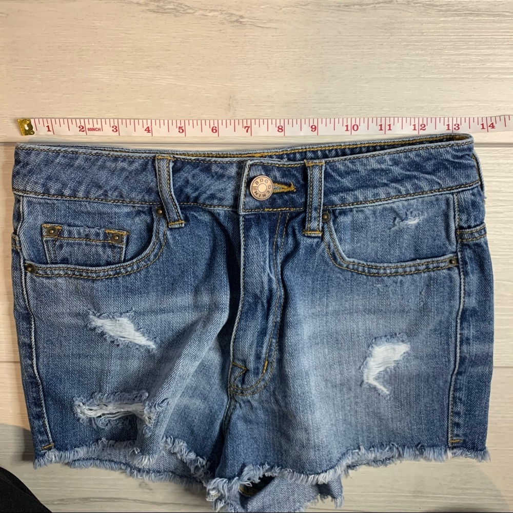 BDG High Rise Dree Cheeky Cutoff Shorts Size 25 - Picture 9 of 11